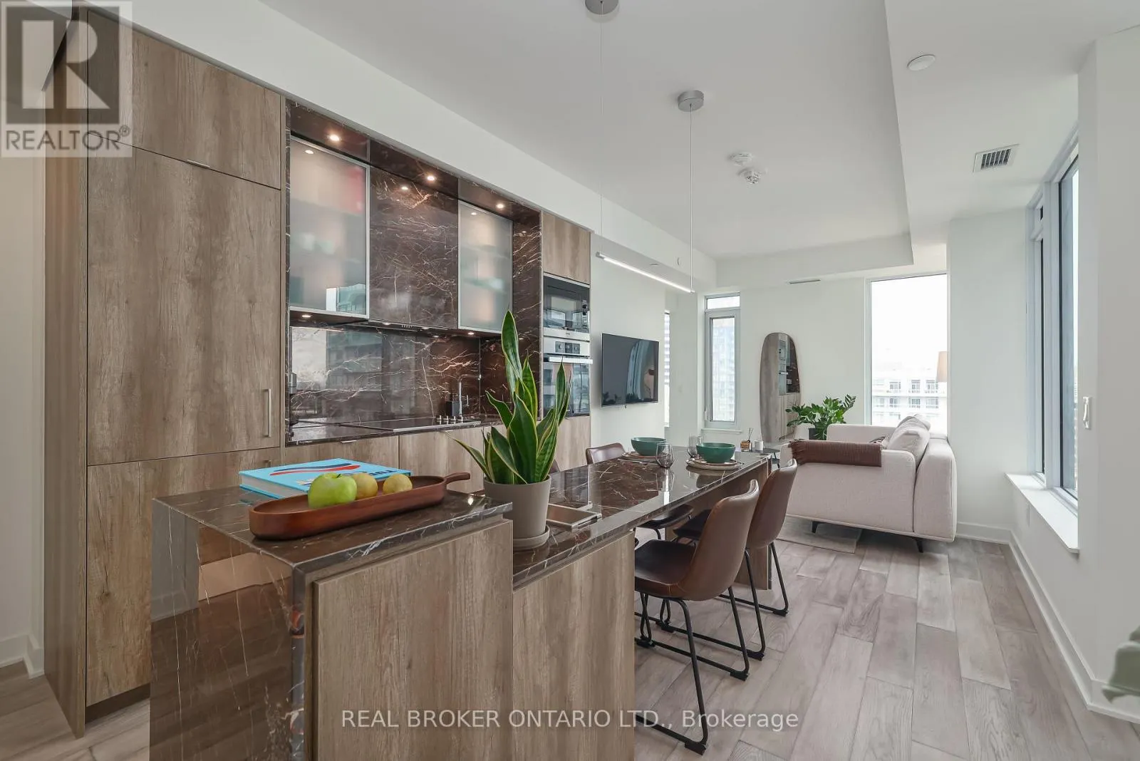 1205 - 11 YORKVILLE AVENUE