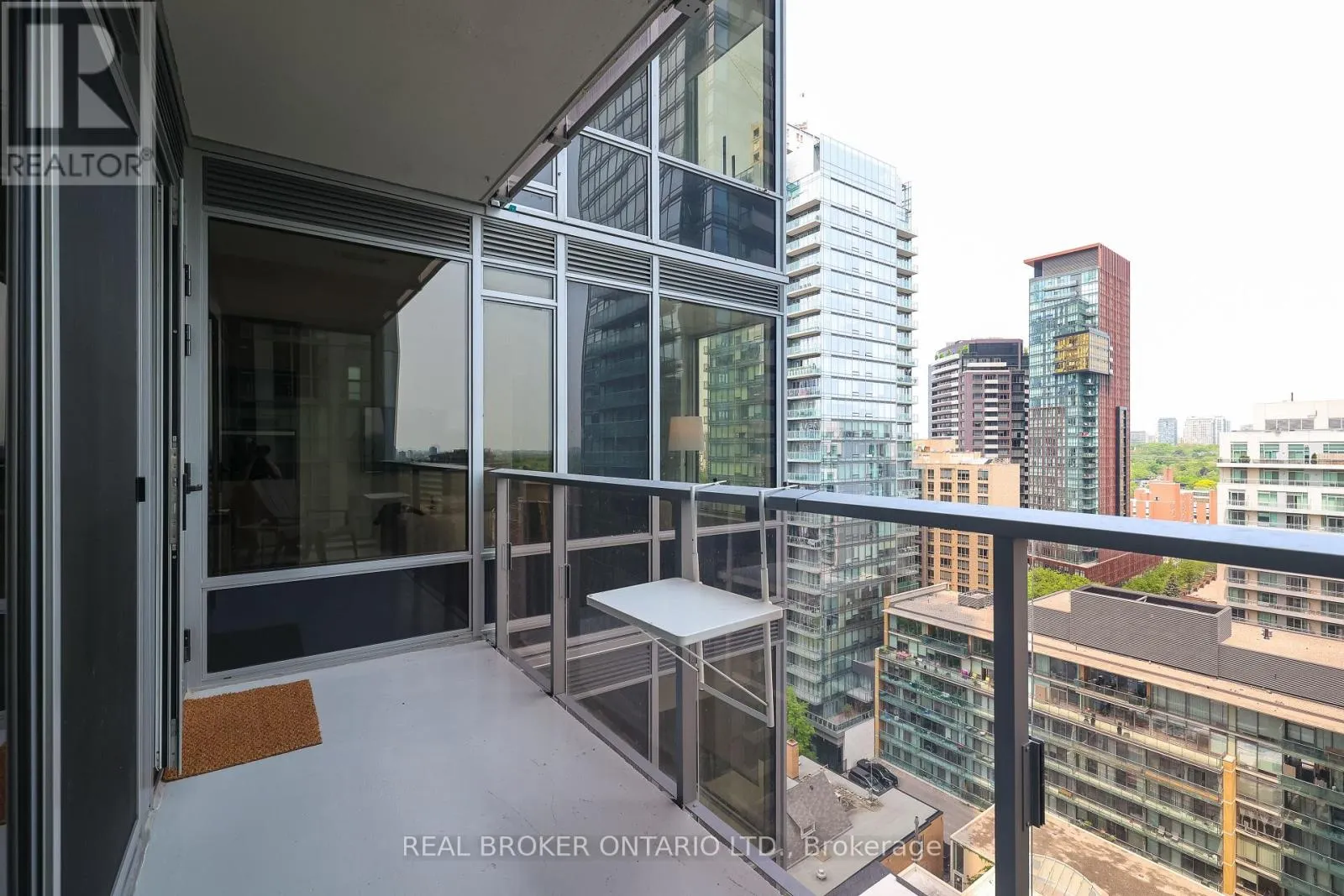 1205 - 11 YORKVILLE AVENUE