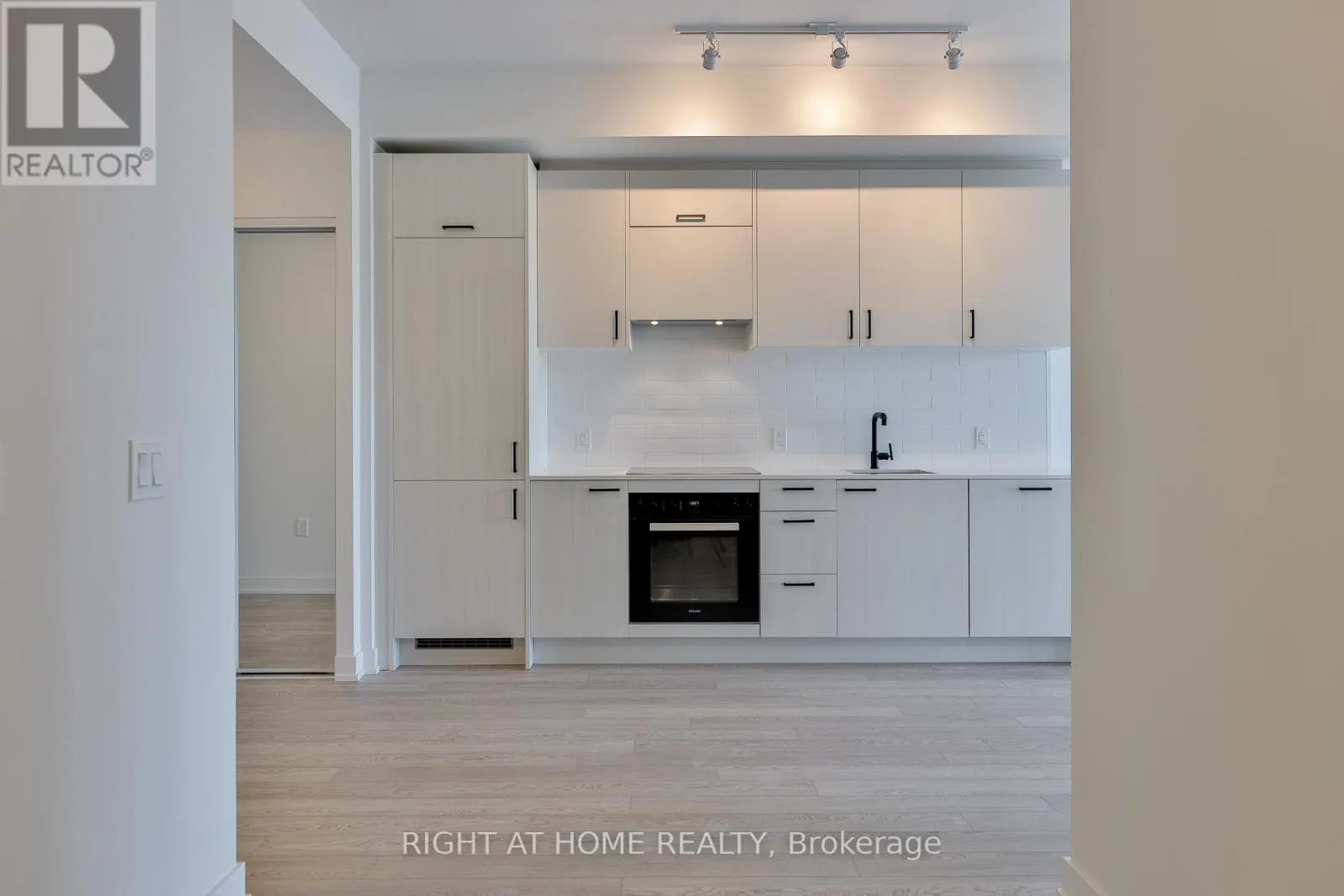 517 - 1 KYLE LOWRY RD ROAD