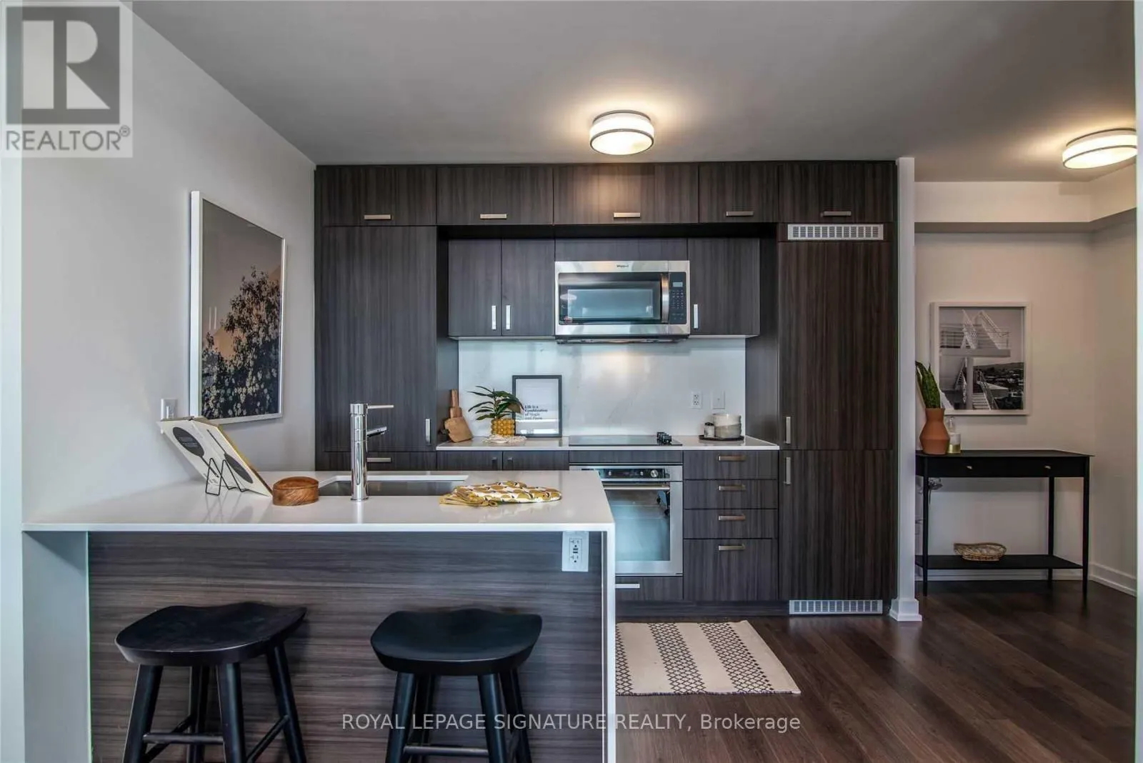 710 - 18 ERSKINE AVENUE