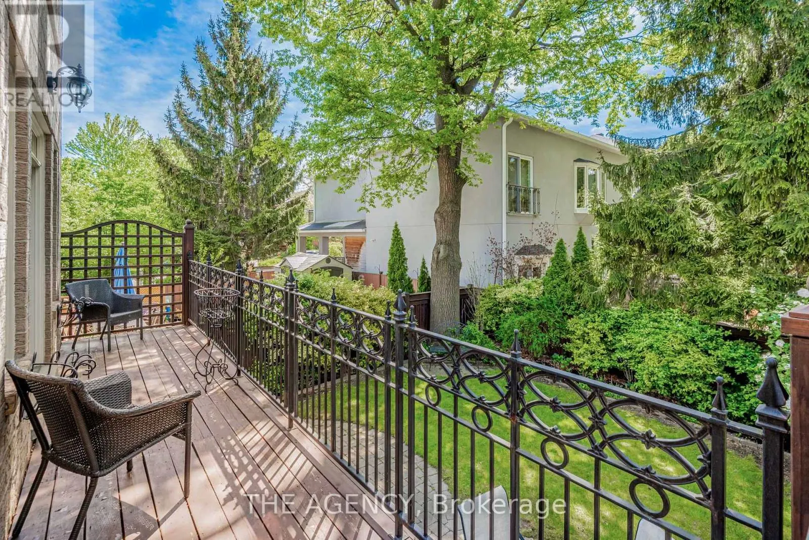 313 BROADWAY AVENUE