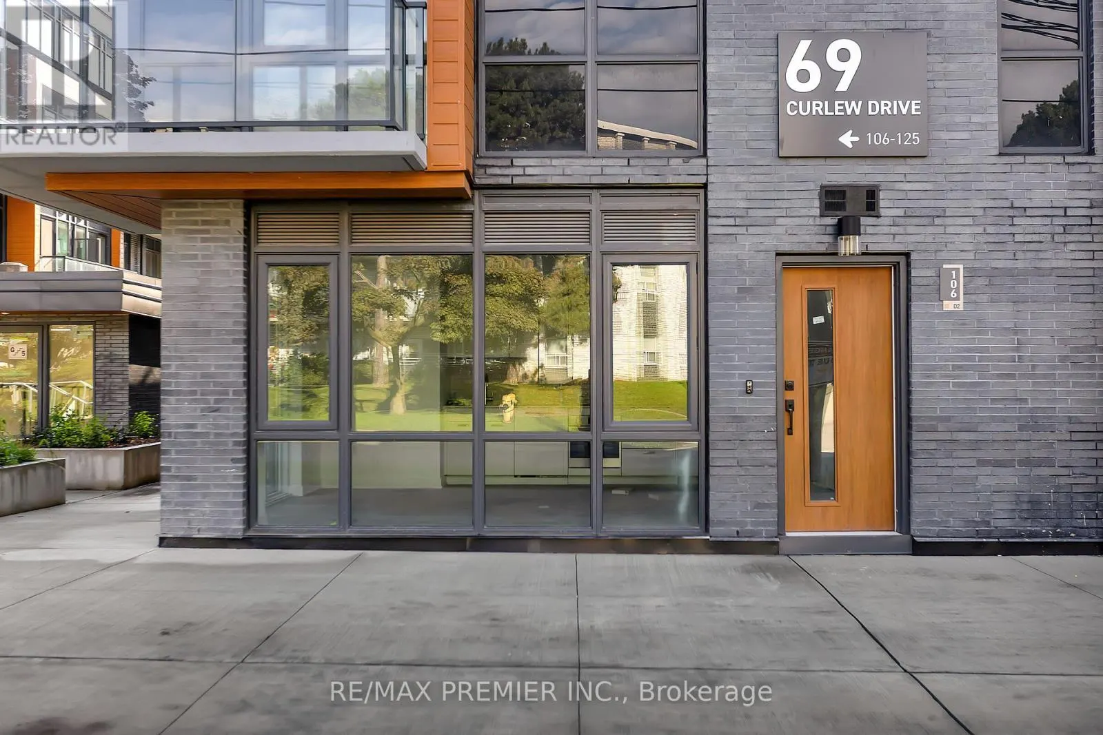 D18-#119 - 69 CURLEW DRIVE