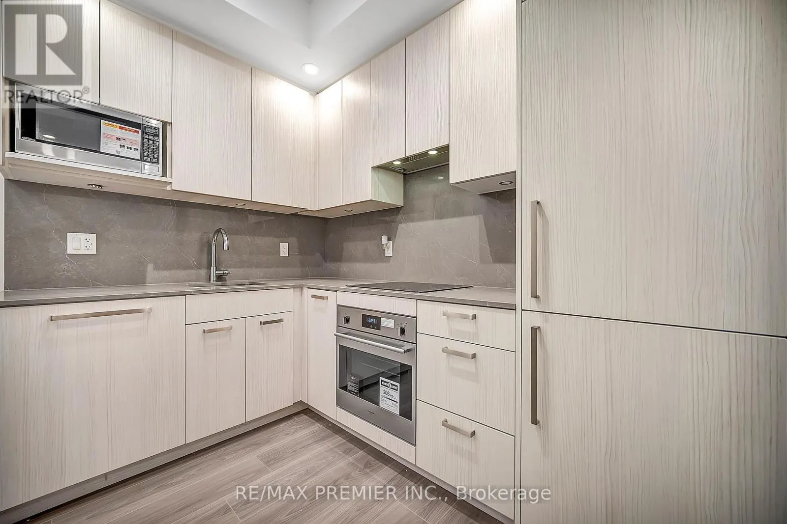 D18-#119 - 69 CURLEW DRIVE