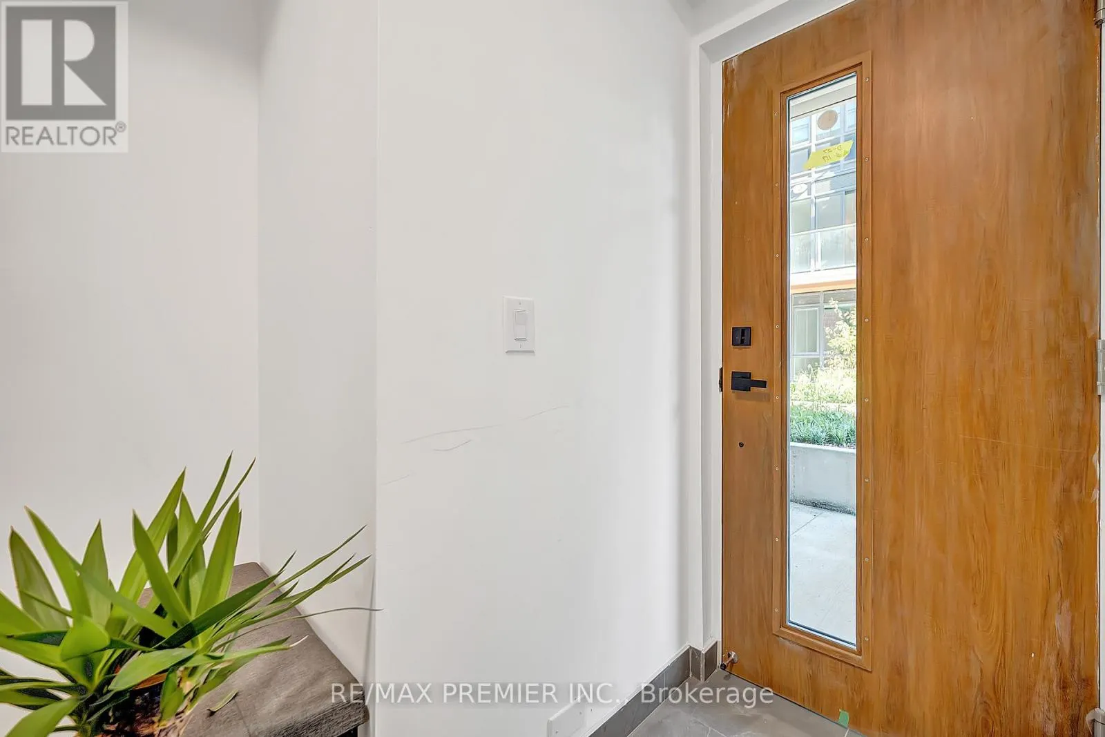 D18-#119 - 69 CURLEW DRIVE