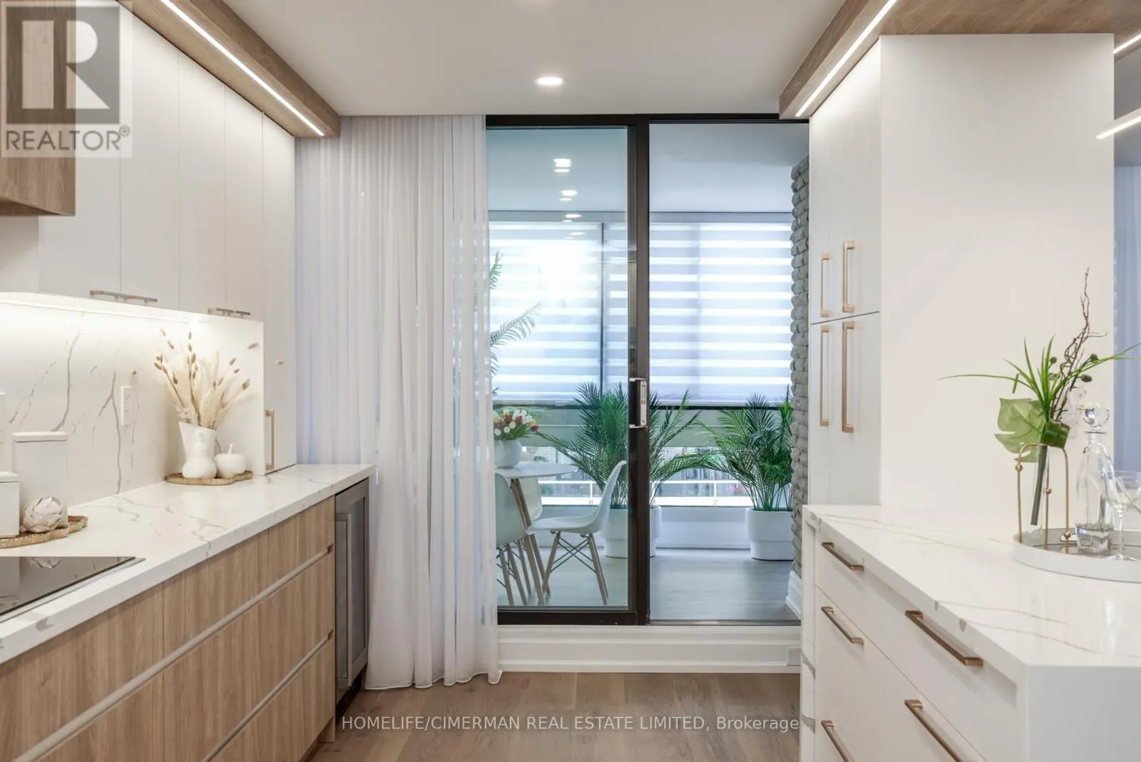 1002 - 240 HEATH STREET W