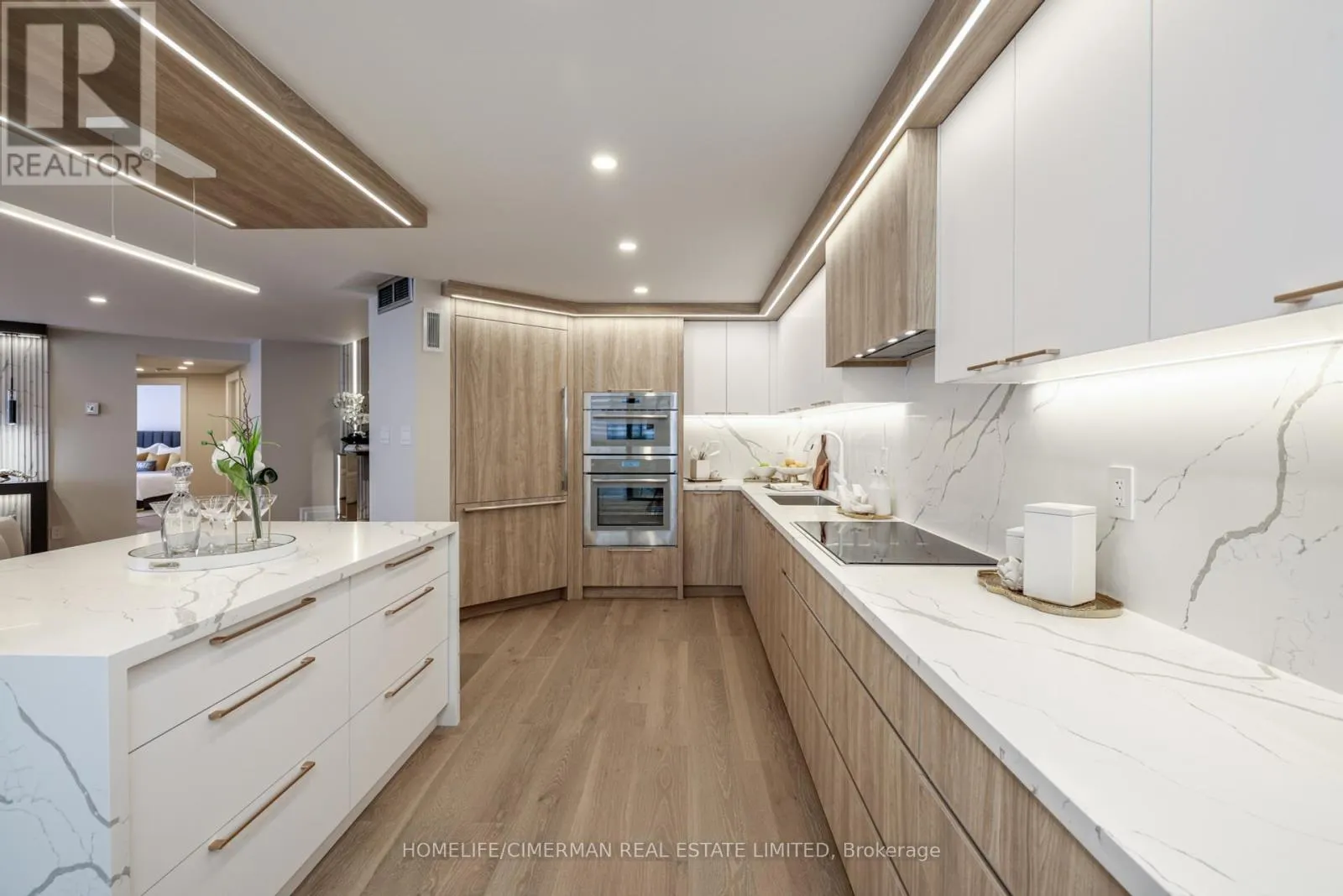 1002 - 240 HEATH STREET W