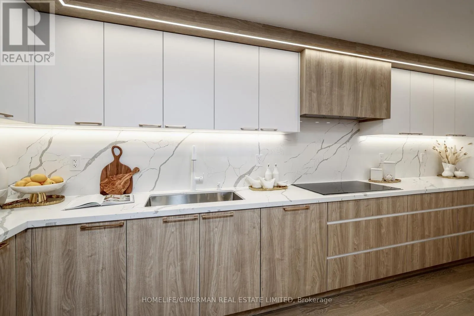1002 - 240 HEATH STREET W