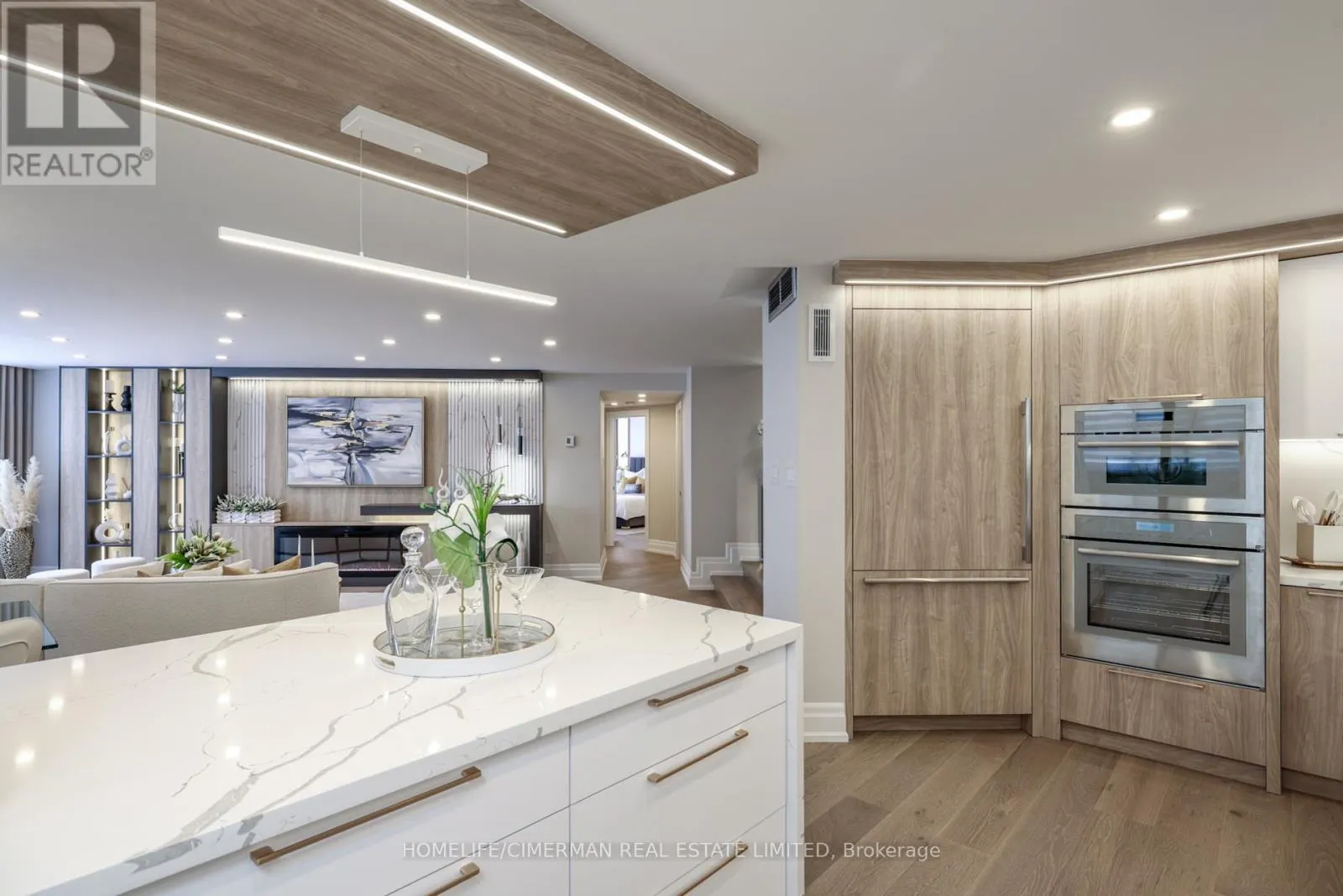 1002 - 240 HEATH STREET W