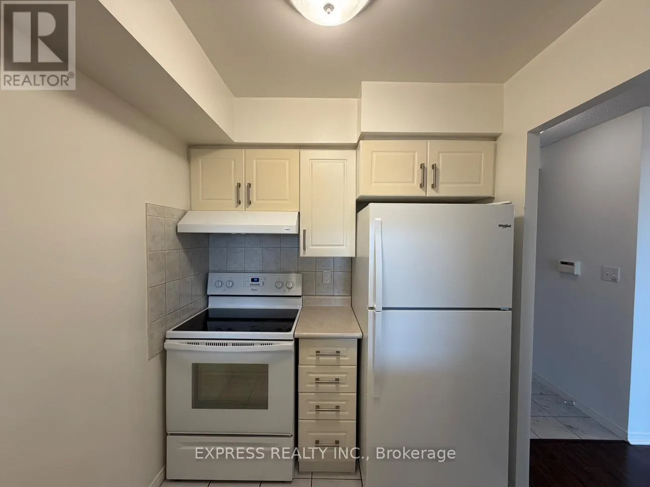 1205 - 1 PEMBERTON AVENUE