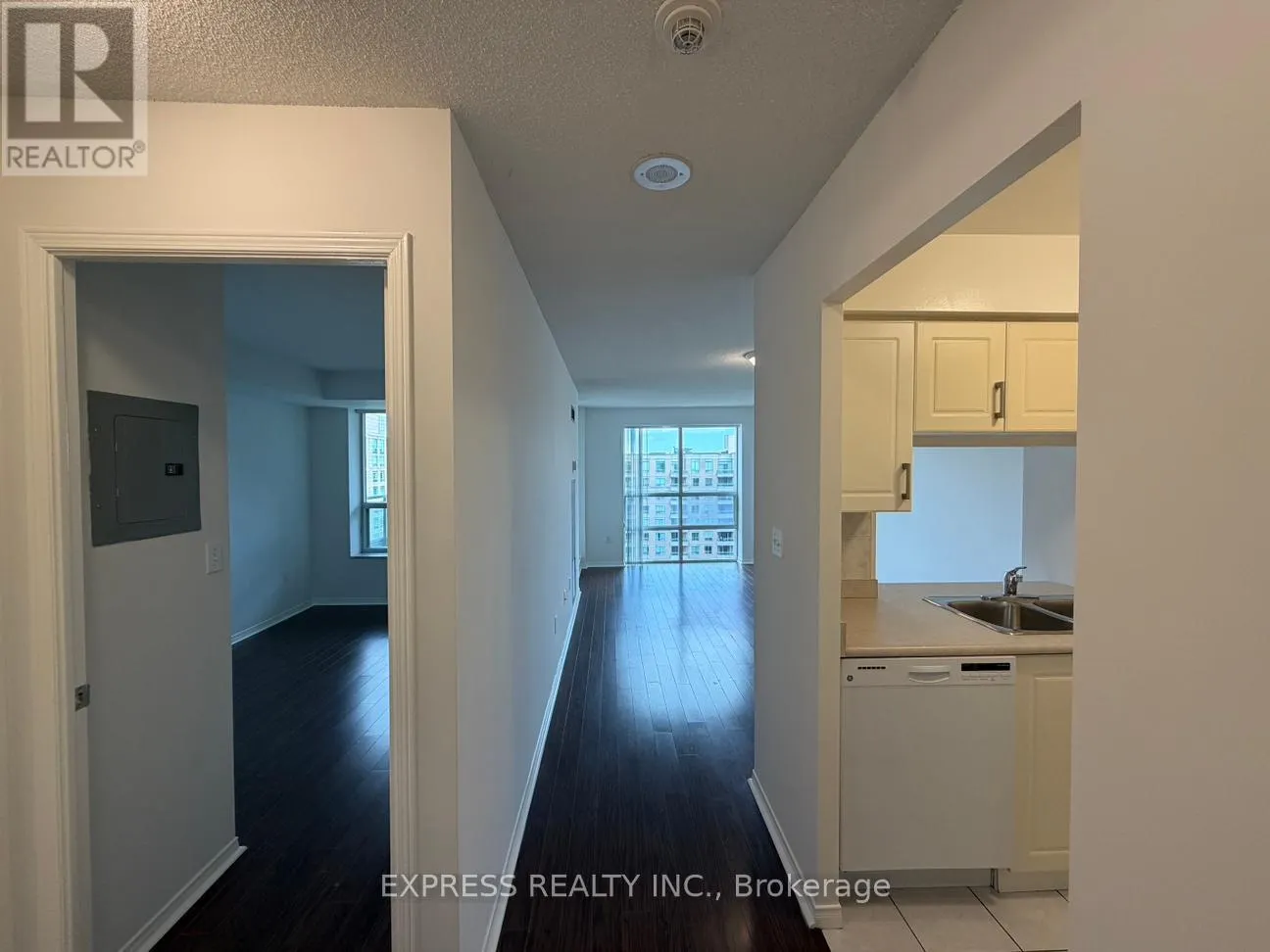1205 - 1 PEMBERTON AVENUE