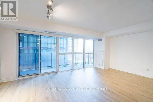 403 - 28 TED ROGERS WAY