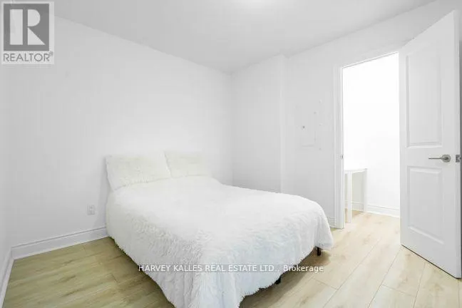 403 - 28 TED ROGERS WAY