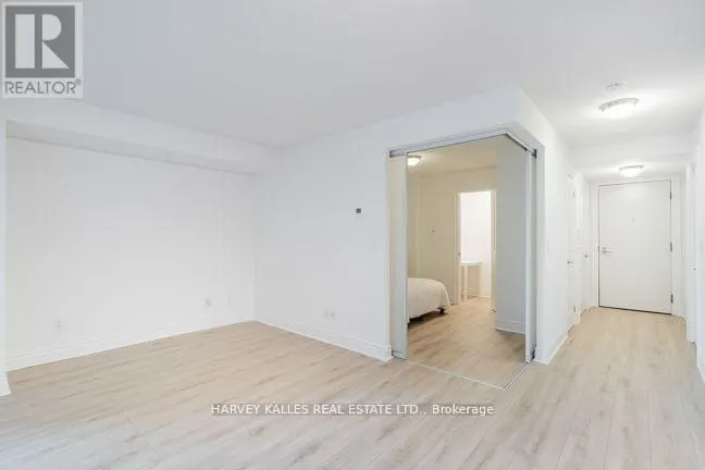 403 - 28 TED ROGERS WAY