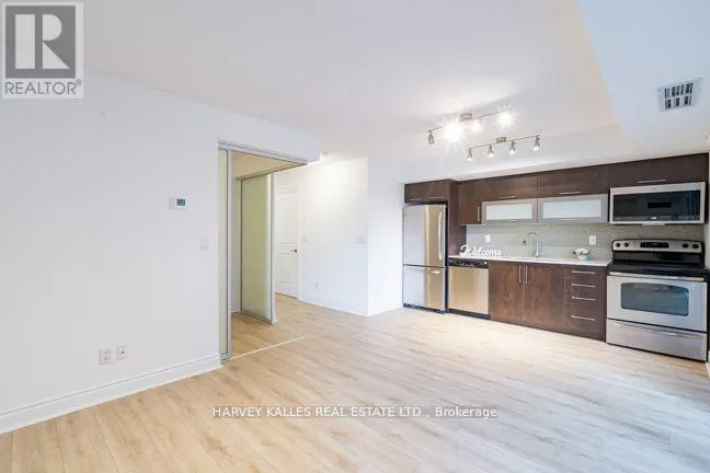 403 - 28 TED ROGERS WAY