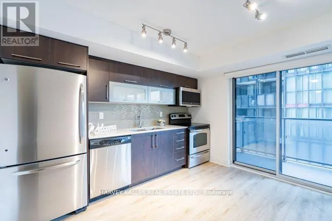 403 - 28 TED ROGERS WAY