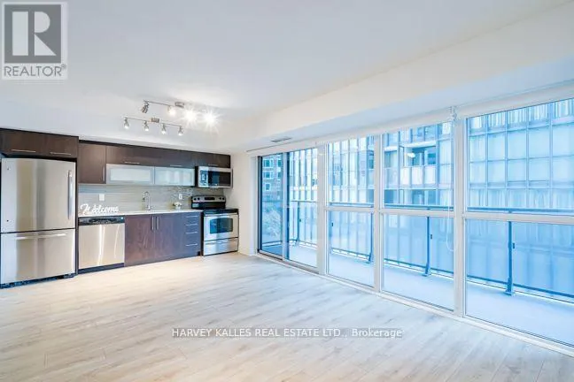 403 - 28 TED ROGERS WAY