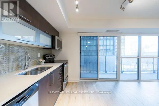 403 - 28 TED ROGERS WAY