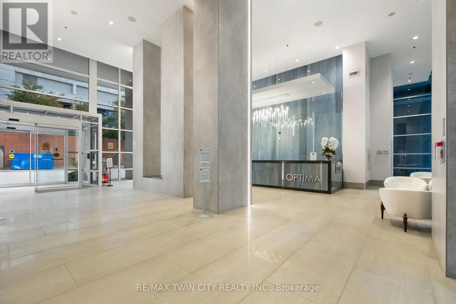 201 - 81 NAVY WHARF COURT