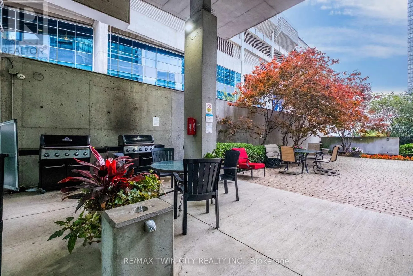 201 - 81 NAVY WHARF COURT