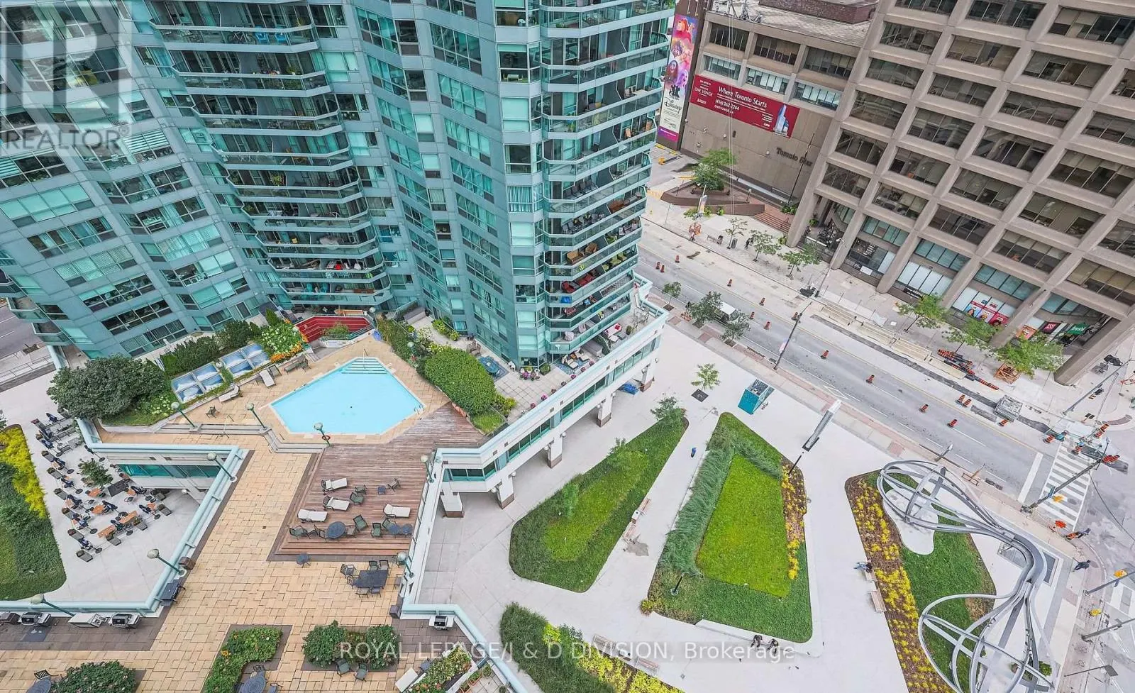 706 - 10 QUEENS QUAY W