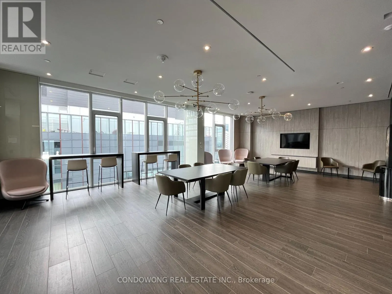 2309 - 357 KING STREET W
