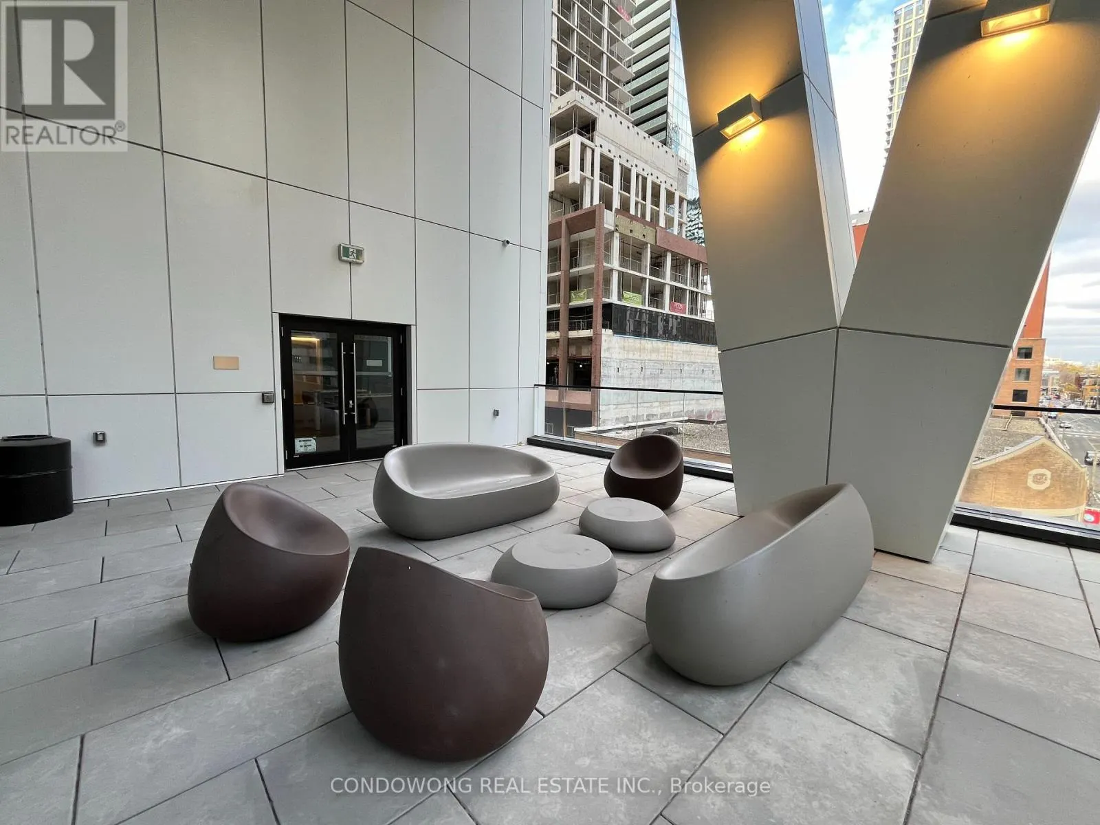 2309 - 357 KING STREET W