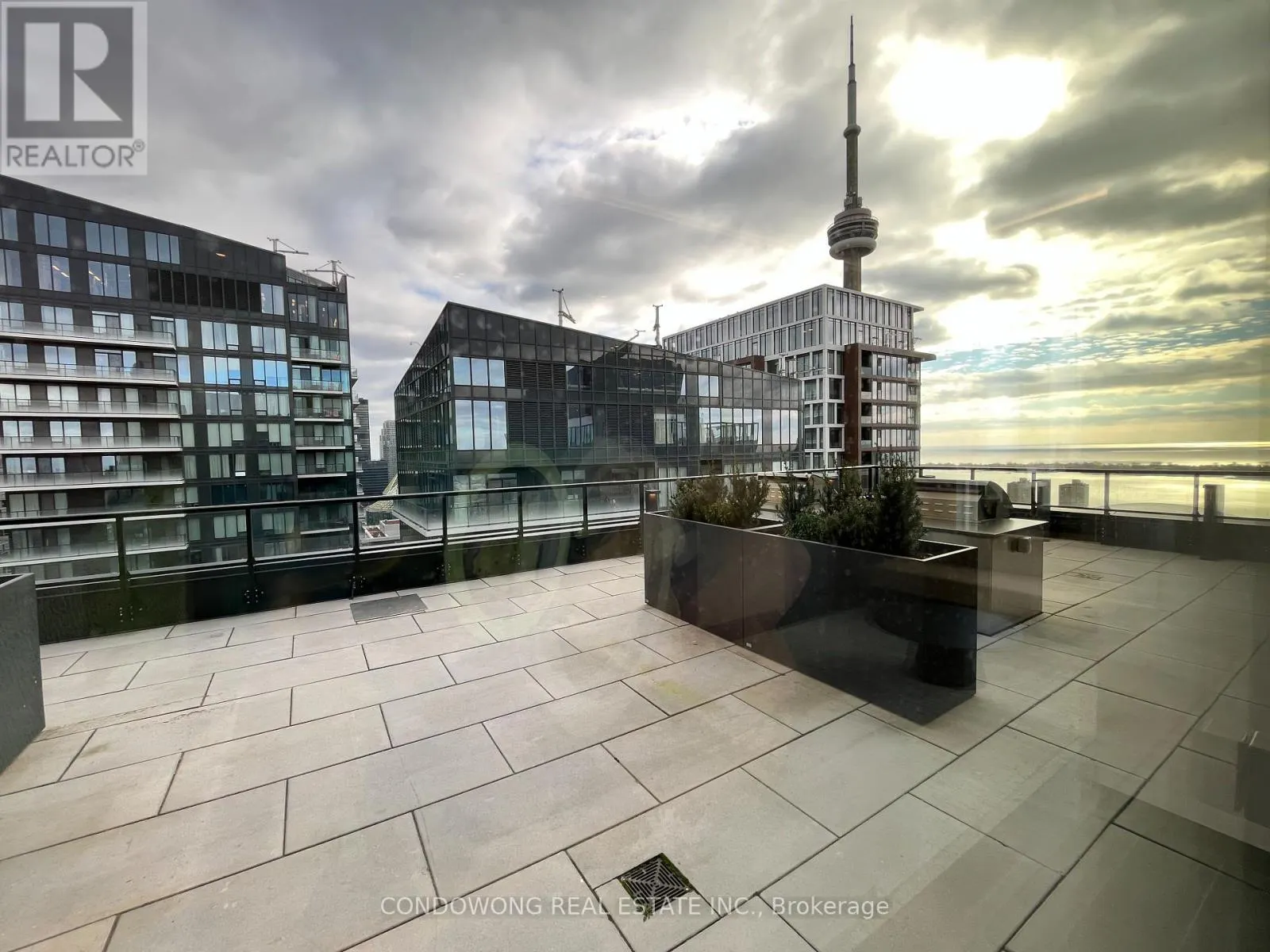 2309 - 357 KING STREET W
