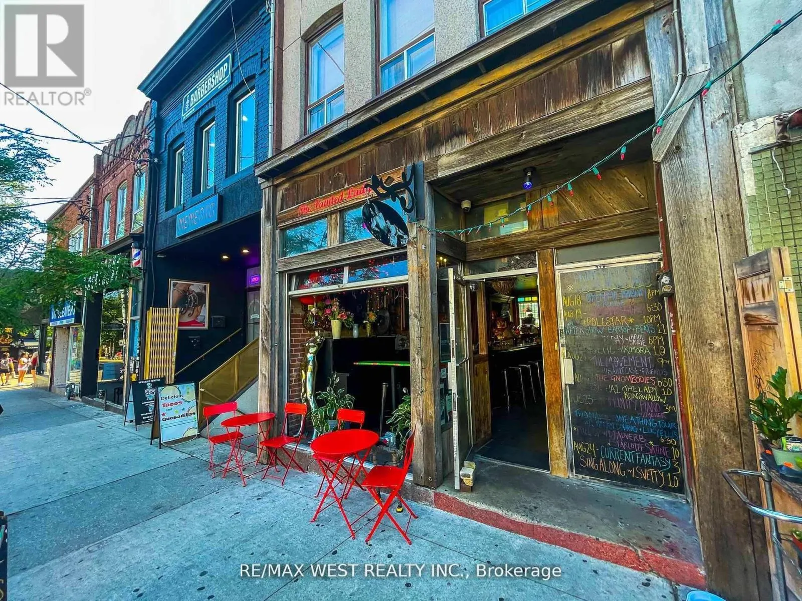 21 ROLYAT STREET