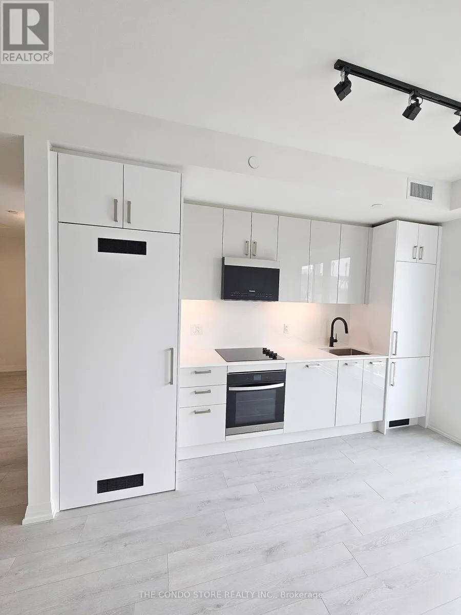 708 - 280 DUNDAS STREET W