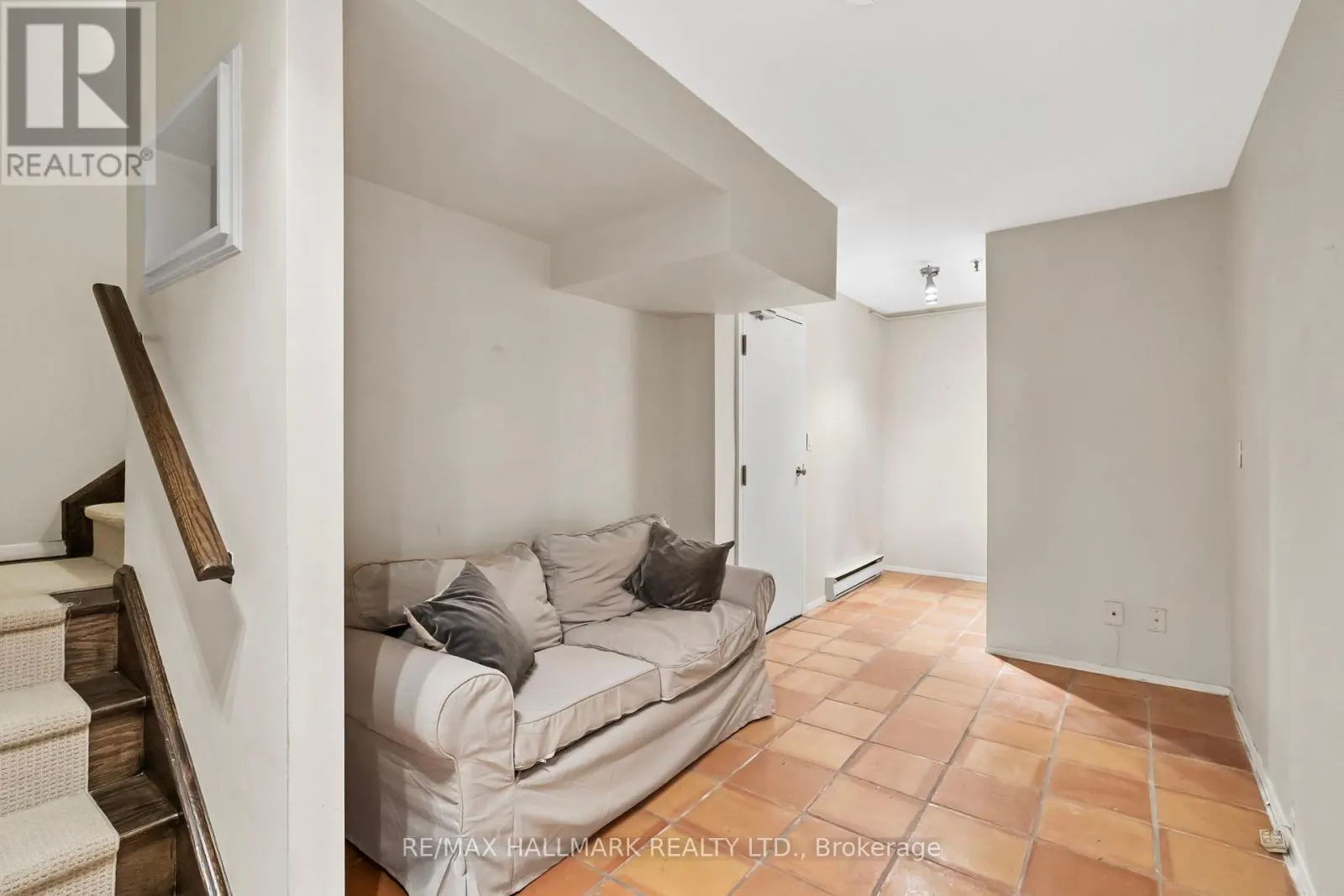 TH 15 - 260 HEATH STREET W