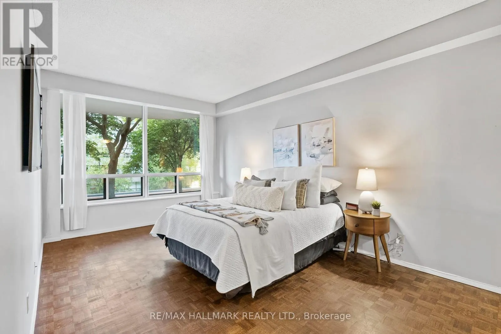 TH 15 - 260 HEATH STREET W