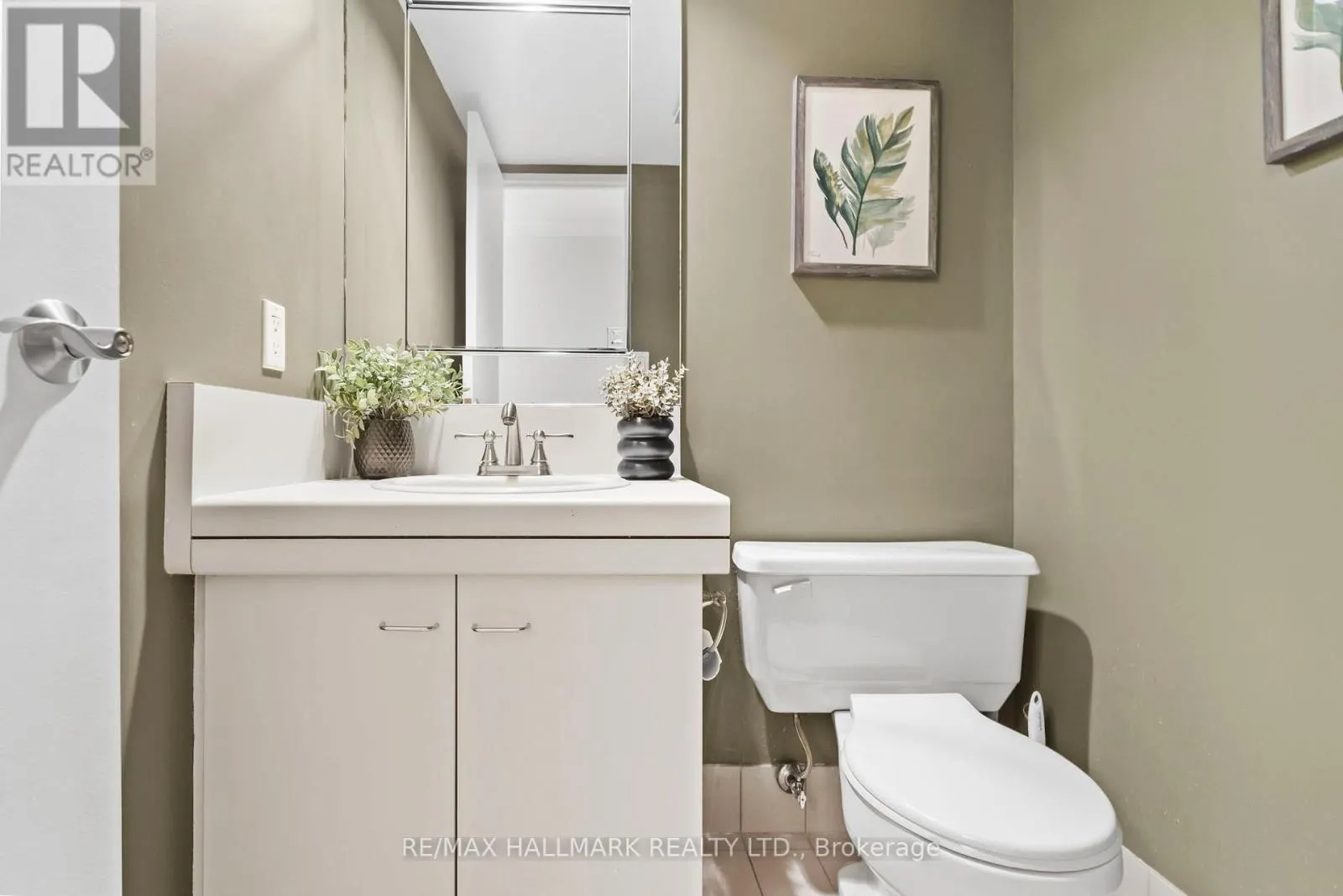 TH 15 - 260 HEATH STREET W