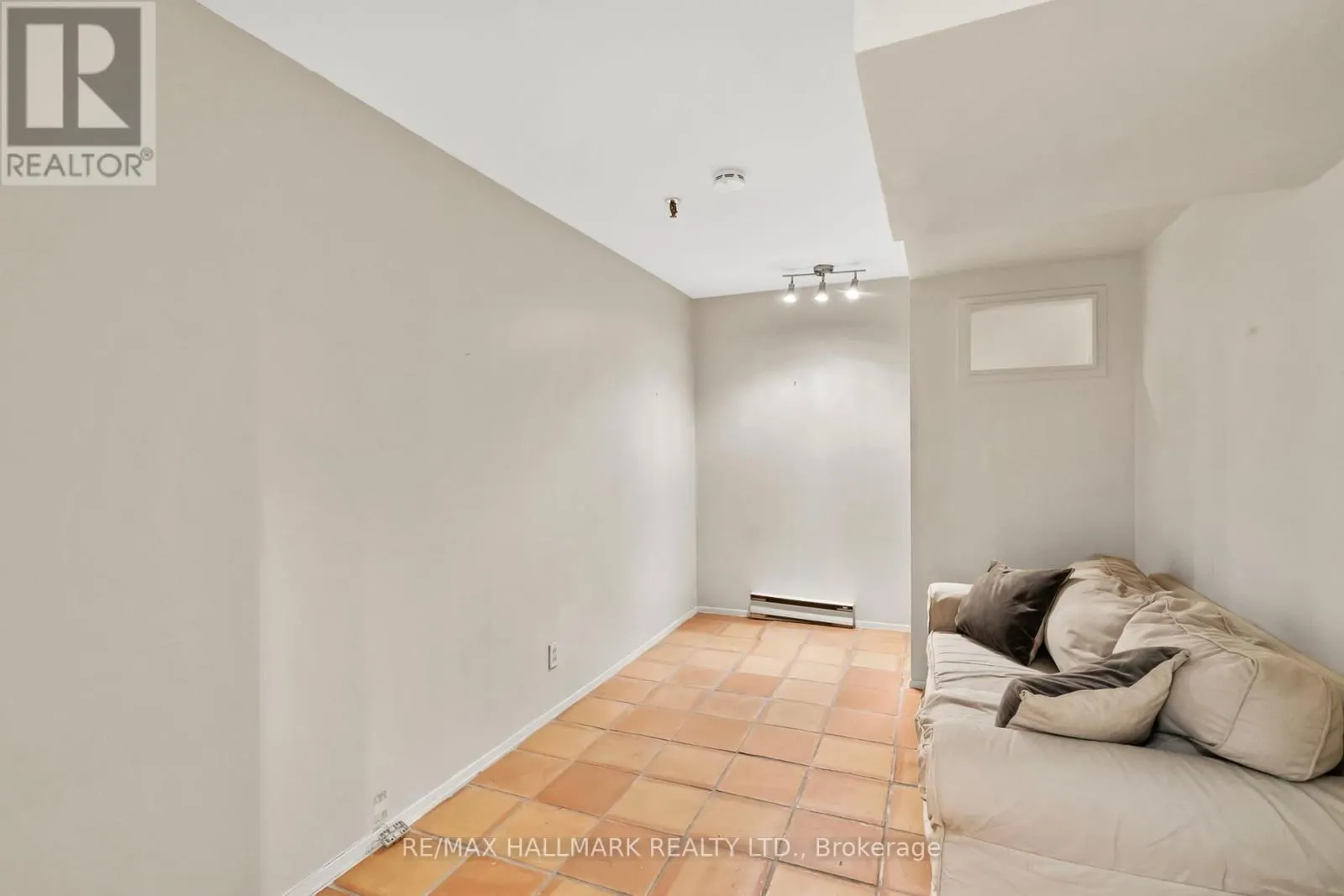 TH 15 - 260 HEATH STREET W