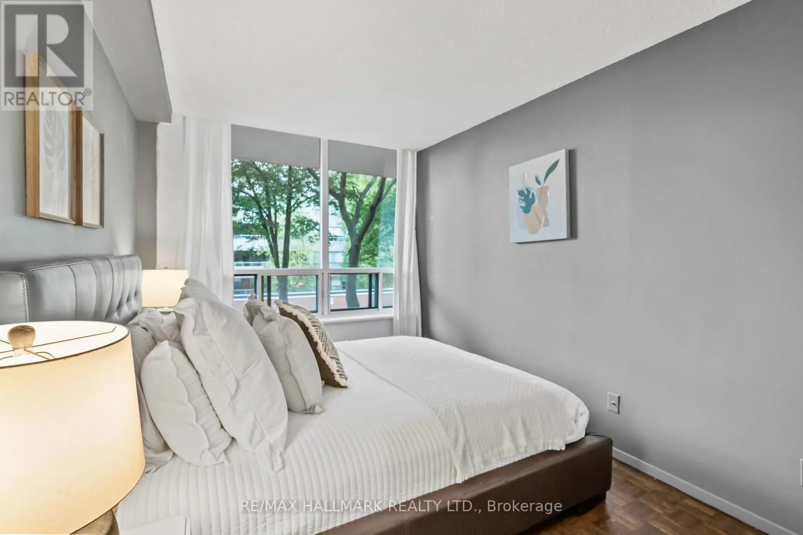 TH 15 - 260 HEATH STREET W