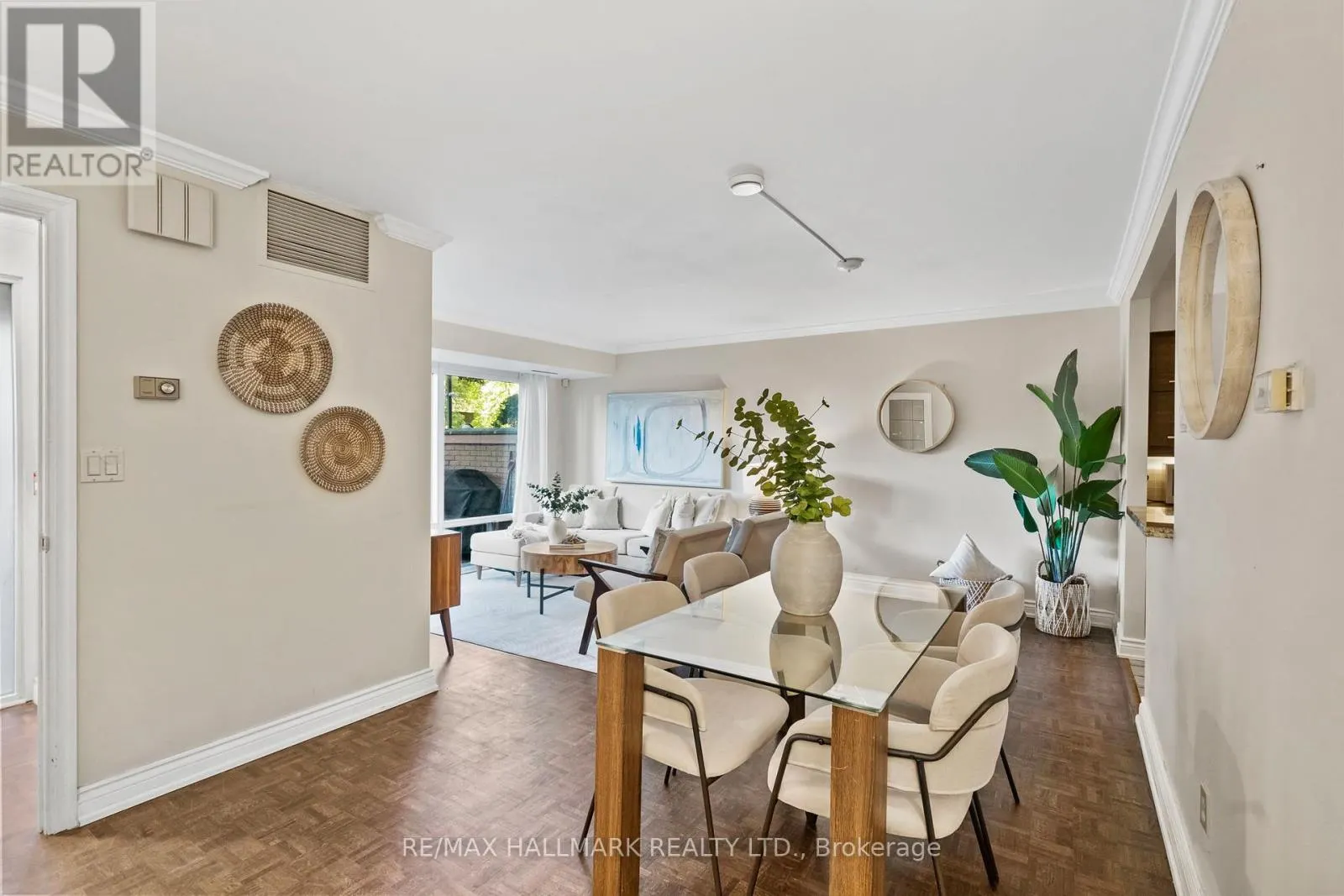 TH 15 - 260 HEATH STREET W
