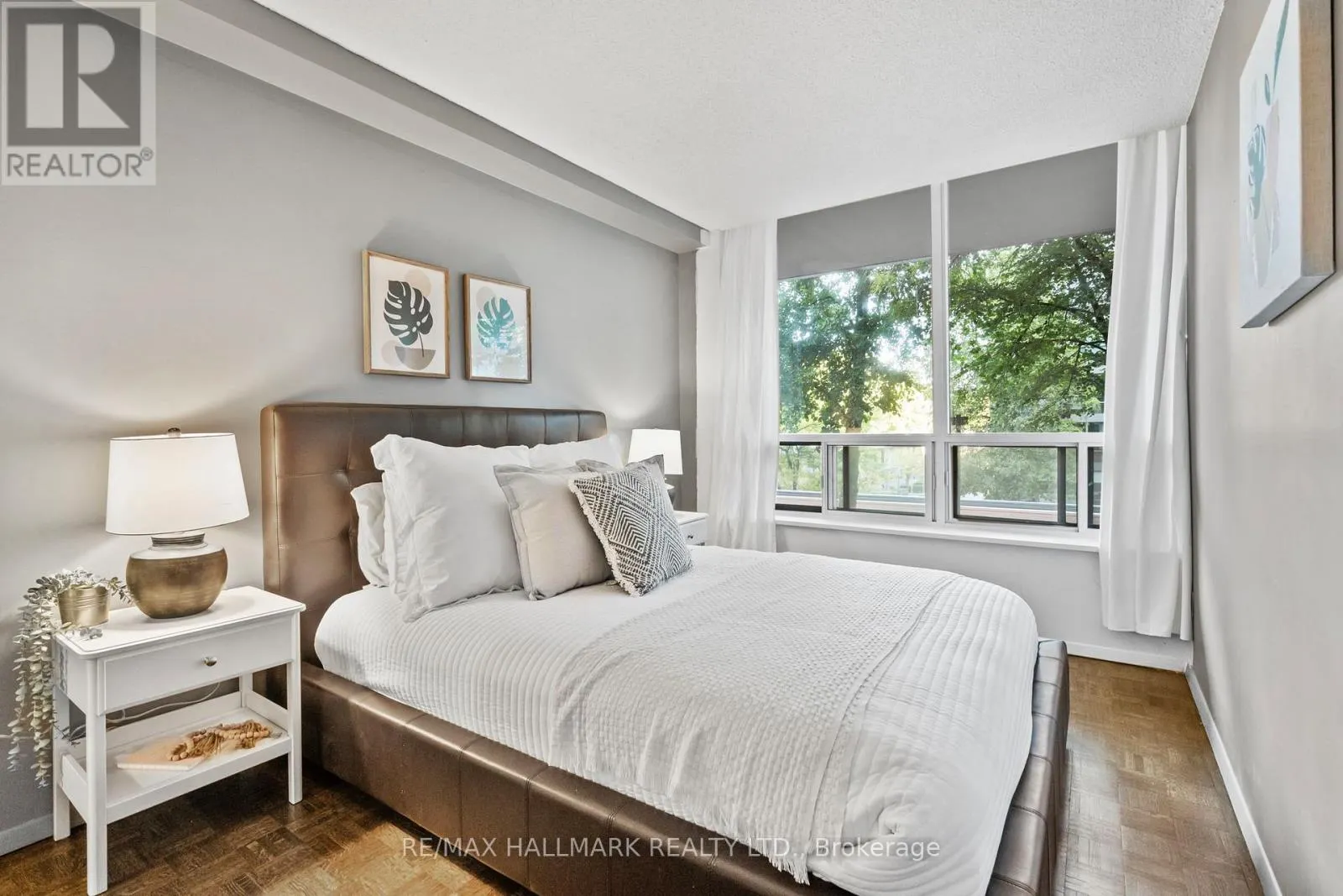 TH 15 - 260 HEATH STREET W