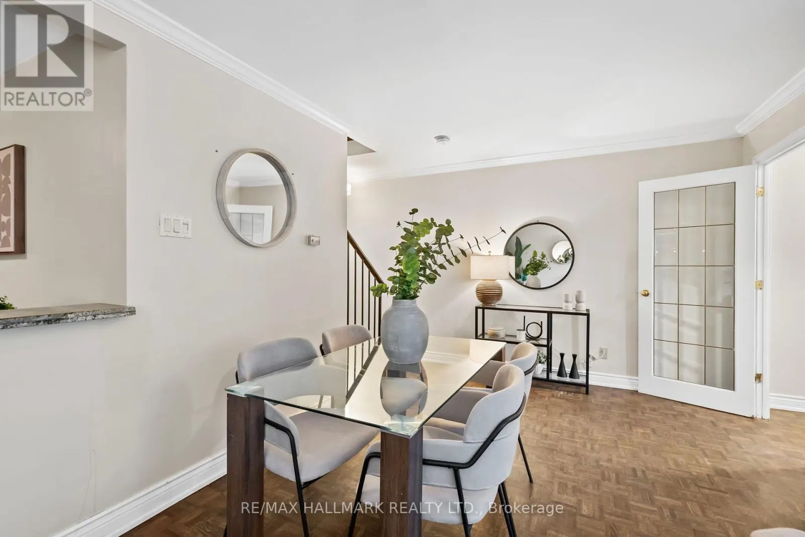 TH 15 - 260 HEATH STREET W