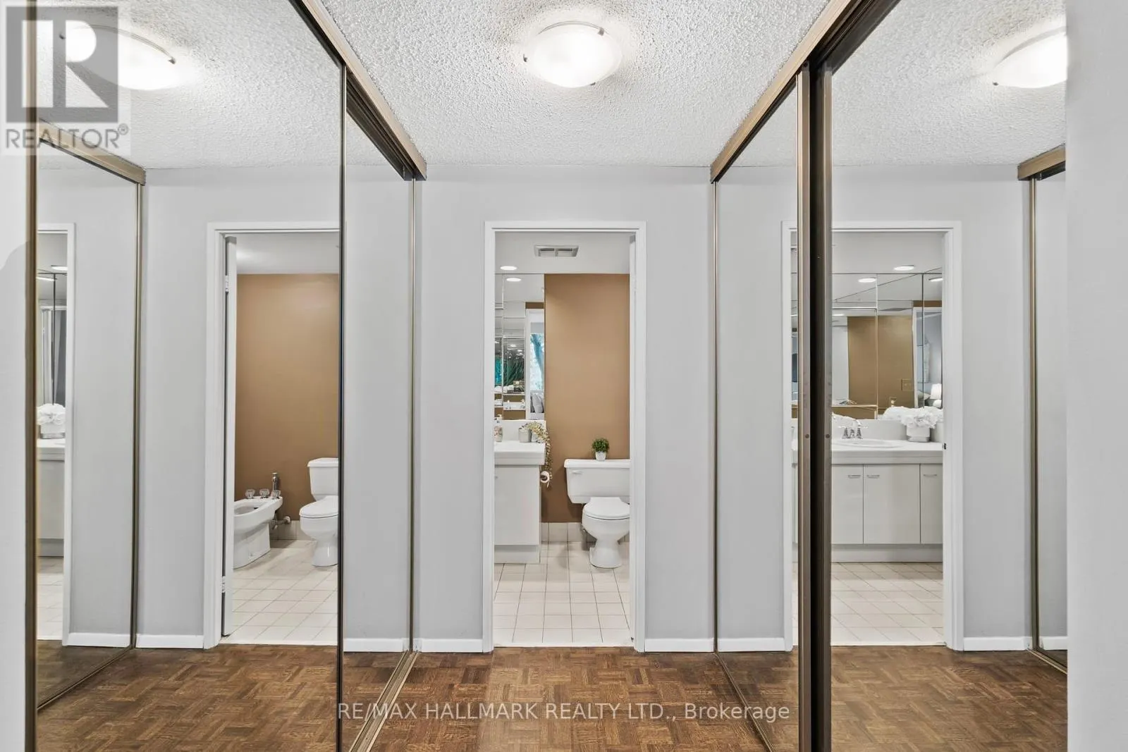 TH 15 - 260 HEATH STREET W