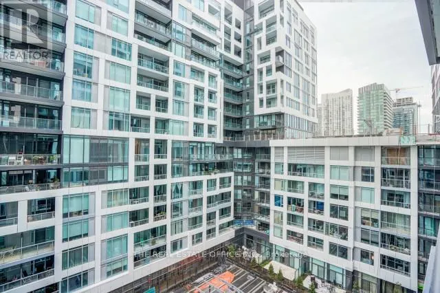 815W - 27 BATHURST STREET