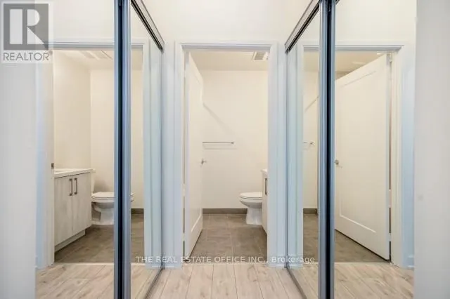 815W - 27 BATHURST STREET