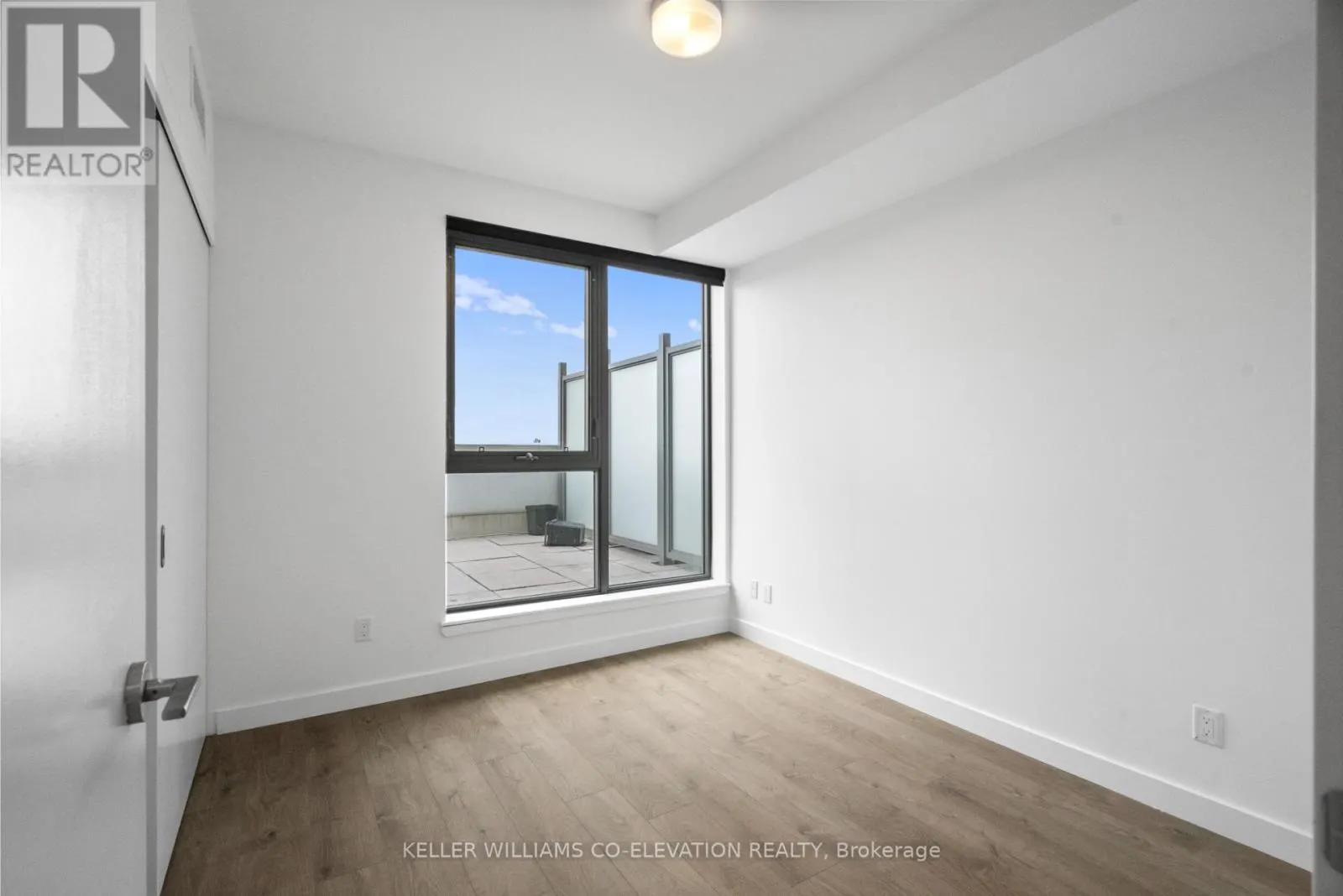 803 - 109 VAUGHAN ROAD