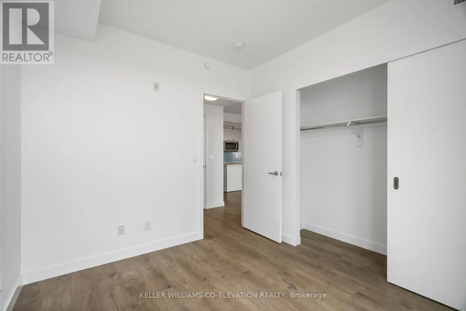 803 - 109 VAUGHAN ROAD
