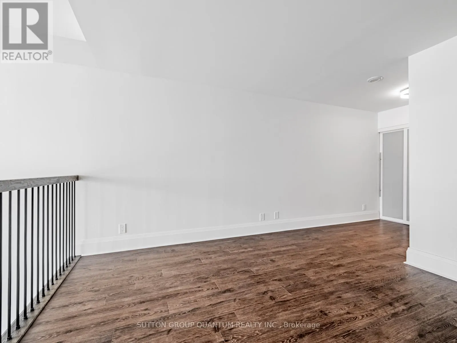 741 - 5 HANNA AVENUE