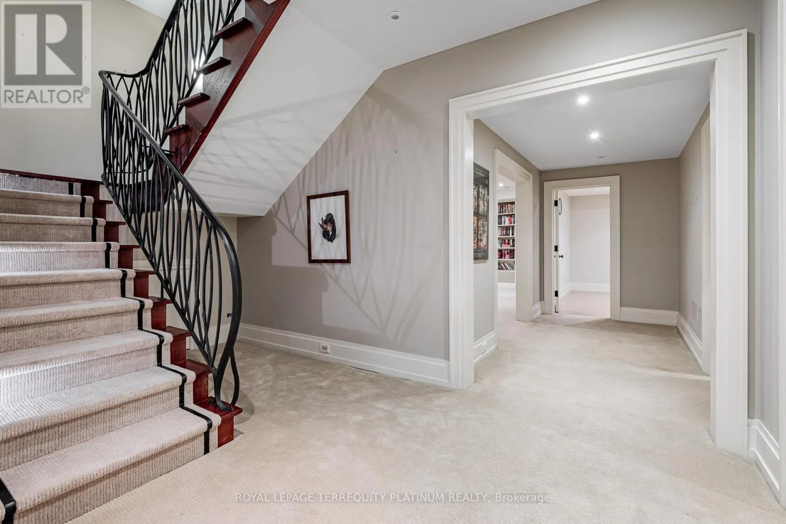 177 ROXBOROUGH DRIVE
