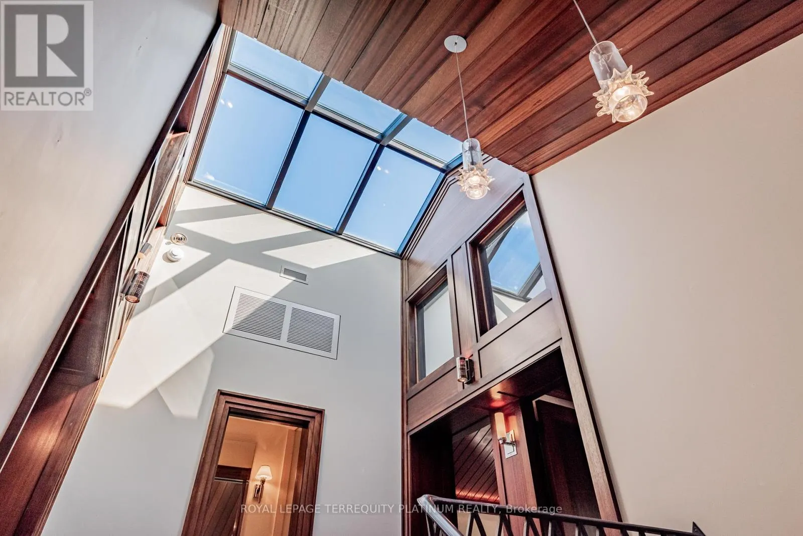 177 ROXBOROUGH DRIVE