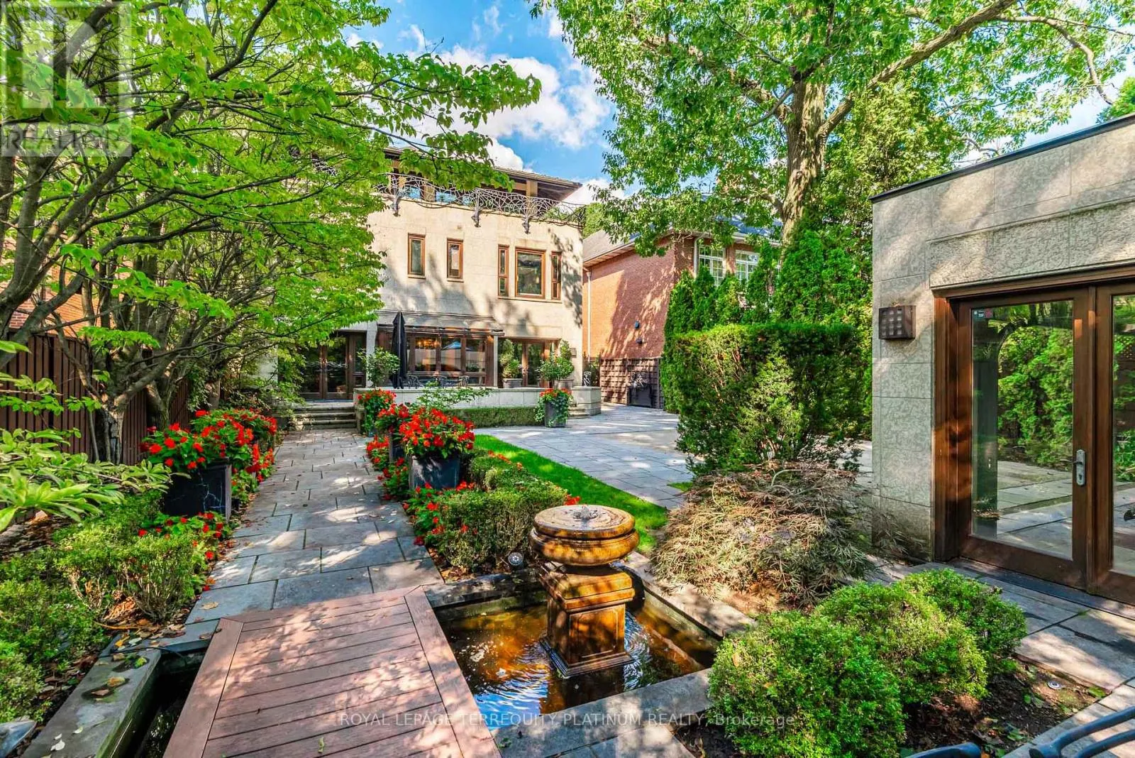177 ROXBOROUGH DRIVE