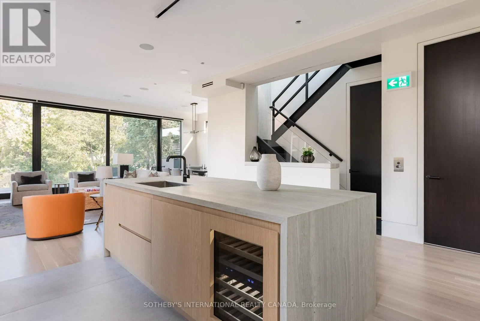 3 - 85 BEDFORD ROAD