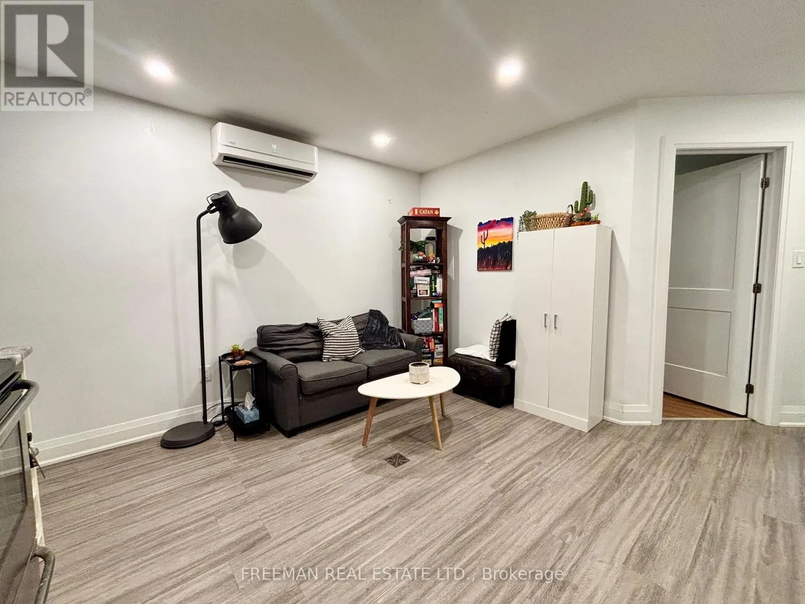 LOWER - 340 HOWLAND AVENUE