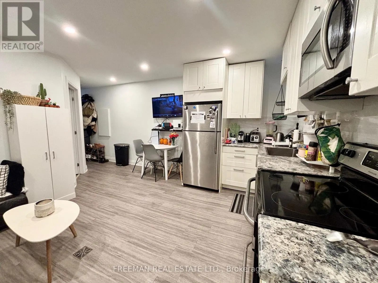 LOWER - 340 HOWLAND AVENUE