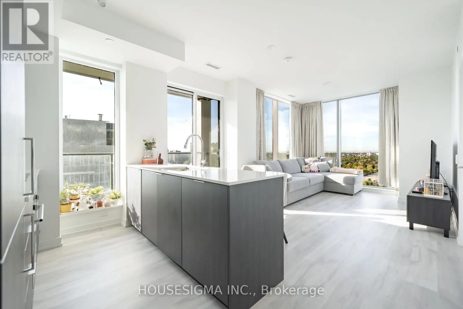 2106 - 8 OLYMPIC GARDEN DRIVE
